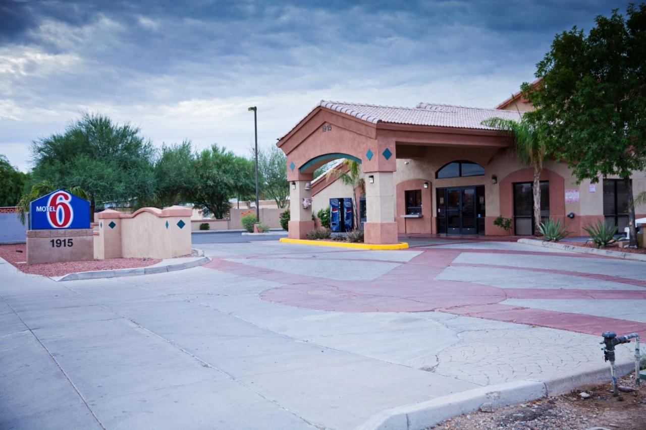 טמפה Apache Inn מראה חיצוני תמונה