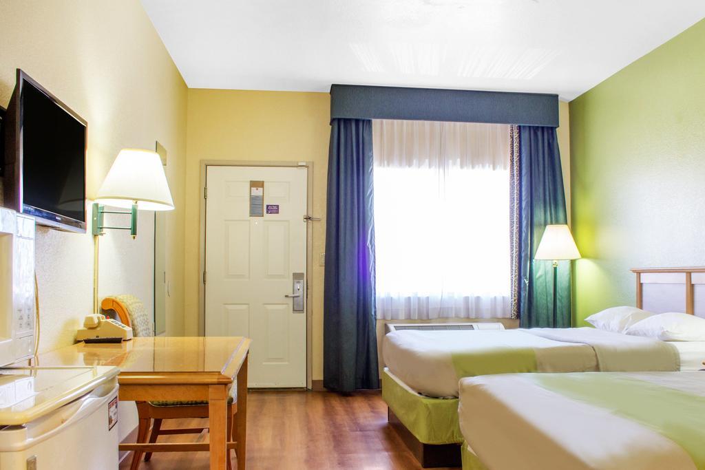 טמפה Apache Inn מראה חיצוני תמונה