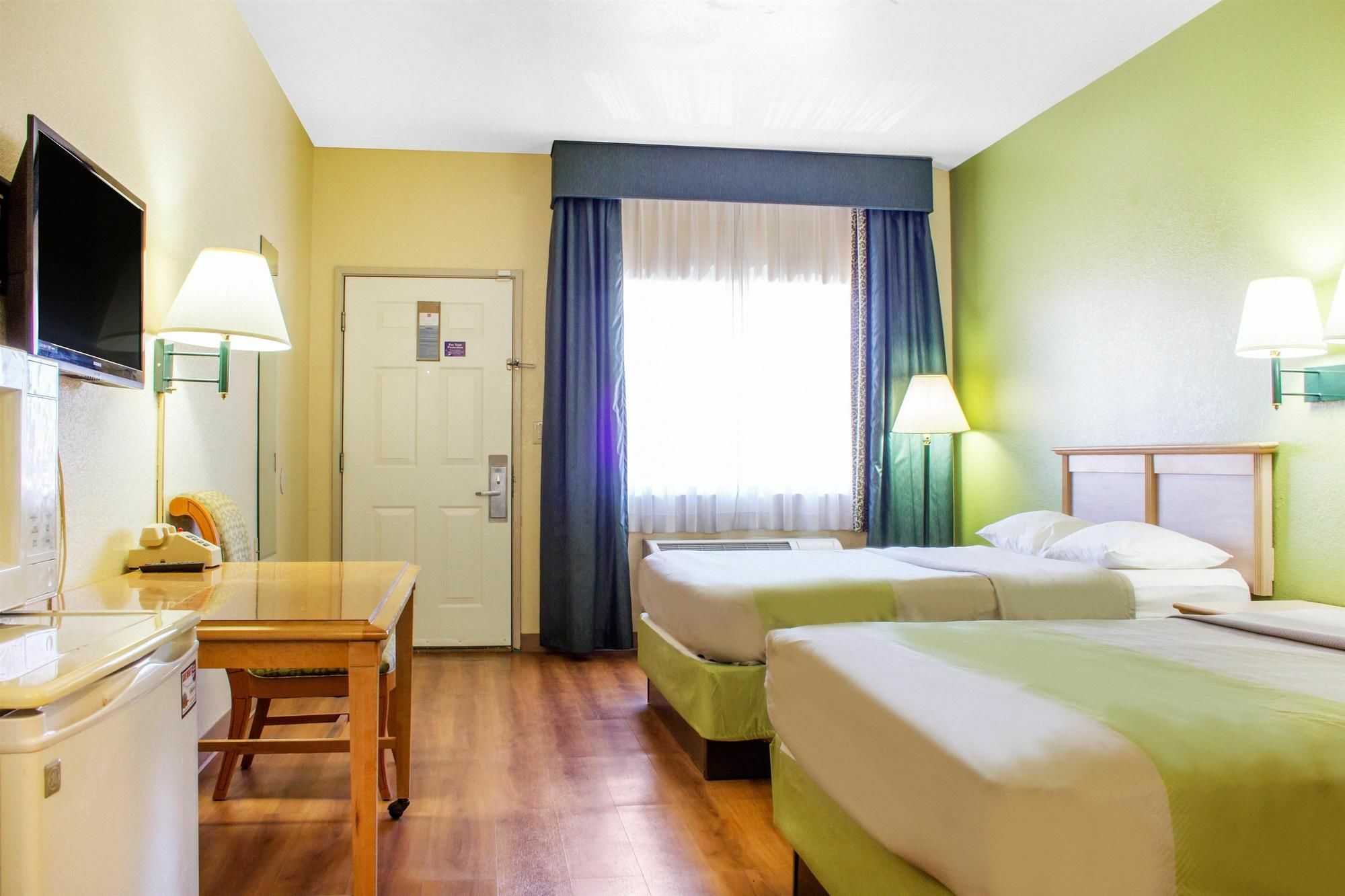 טמפה Apache Inn מראה חיצוני תמונה