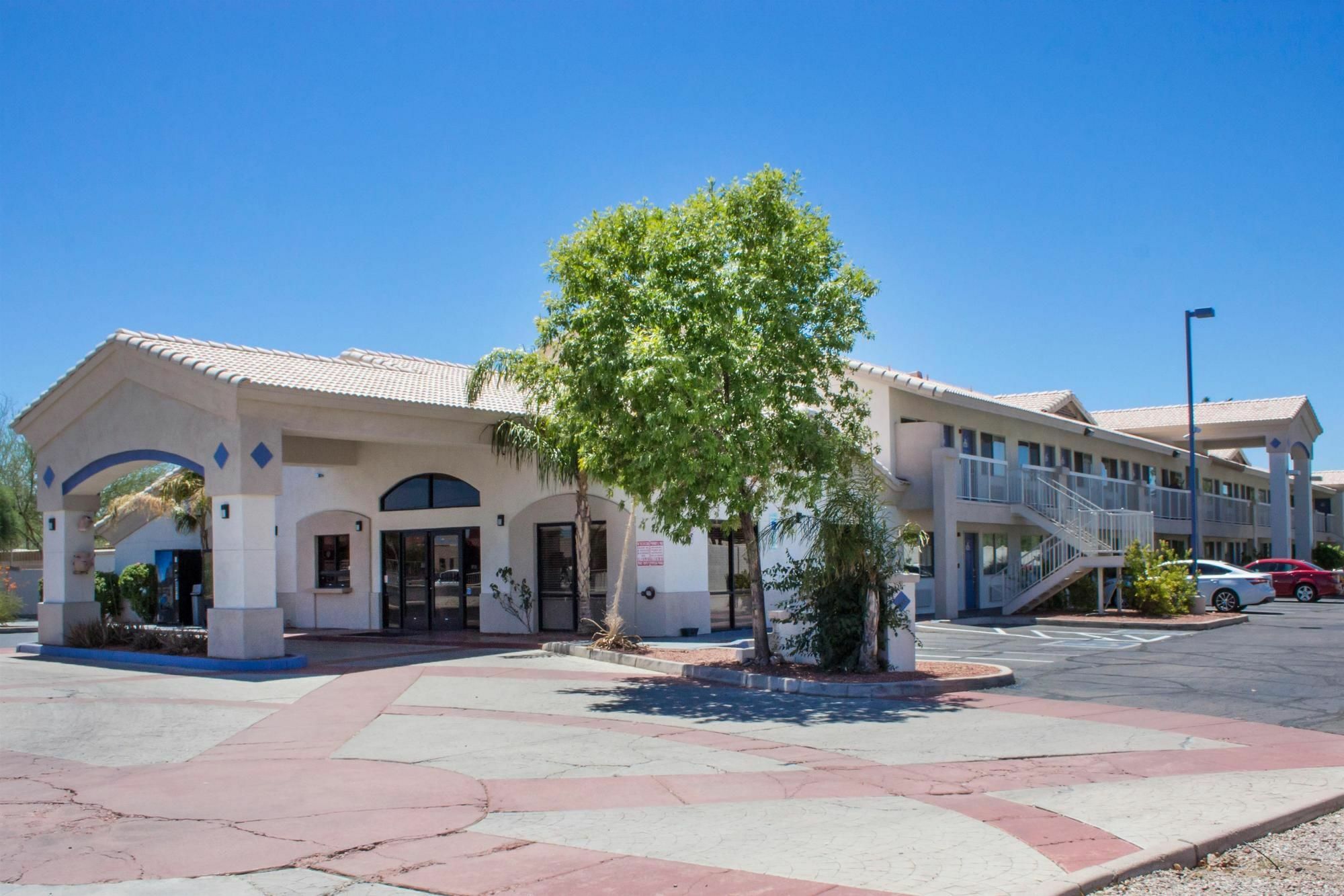 טמפה Apache Inn מראה חיצוני תמונה