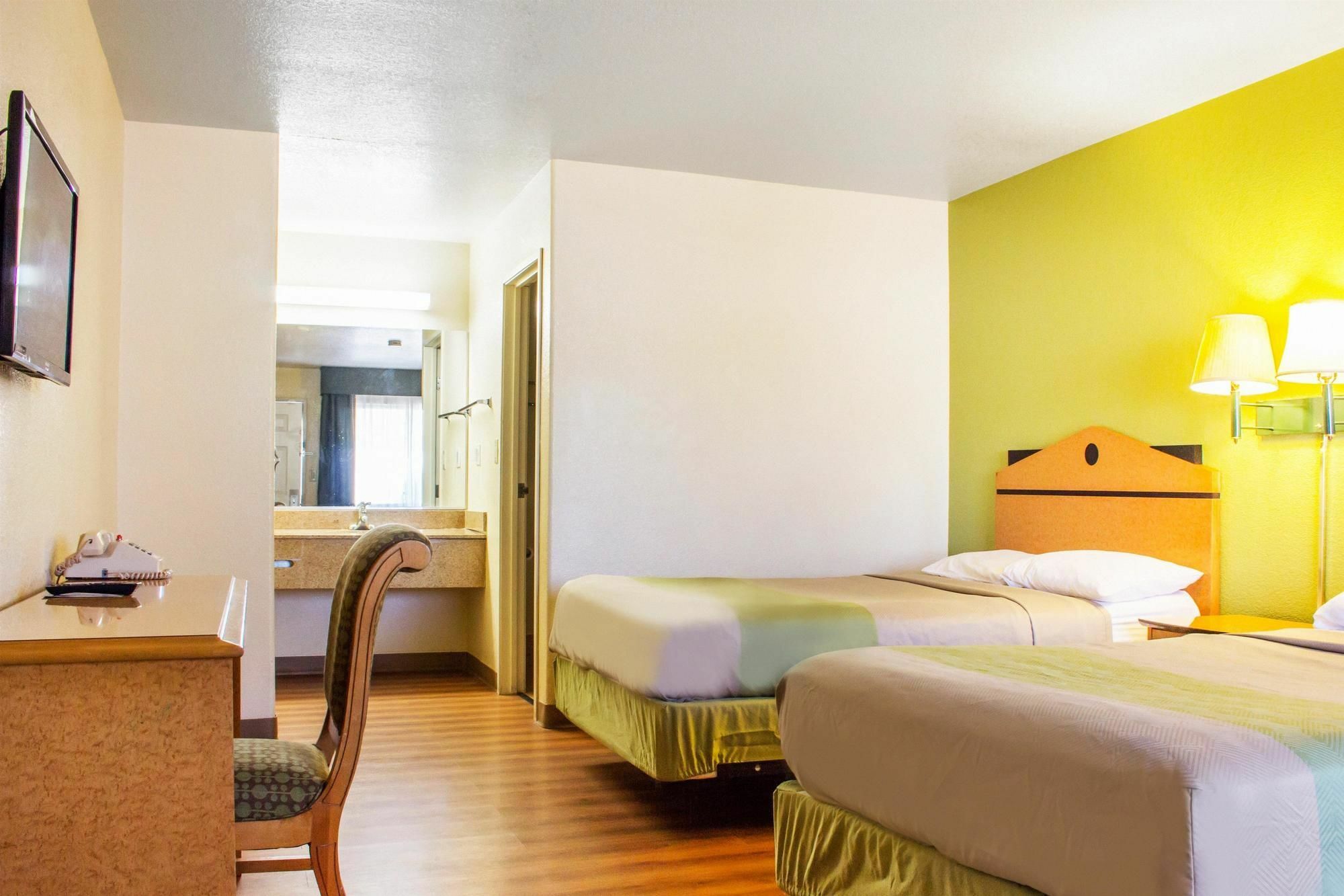 טמפה Apache Inn מראה חיצוני תמונה